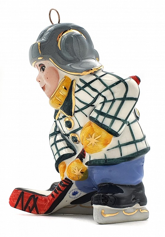 Елочная игрушка "Мальчик-хоккеист"