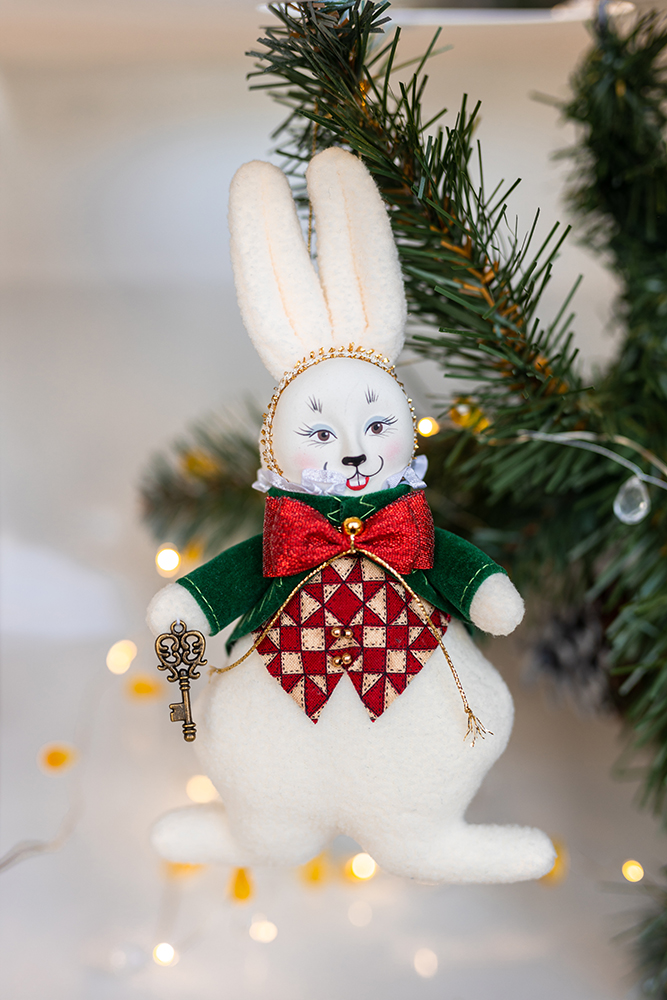 Фарфоровые ёлочная игрушка белый кролик